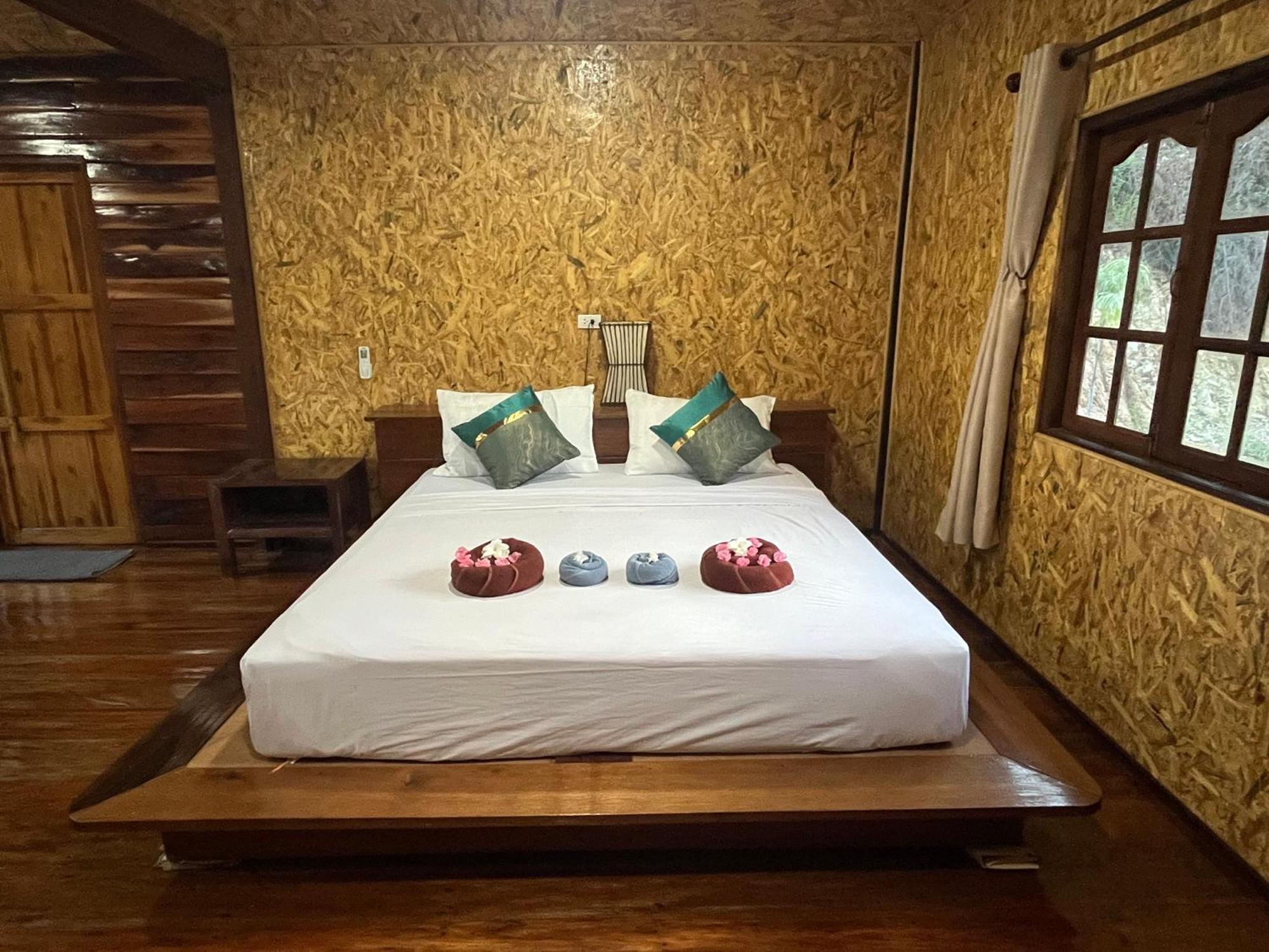 Koh Jum Home Stay ภายนอก รูปภาพ