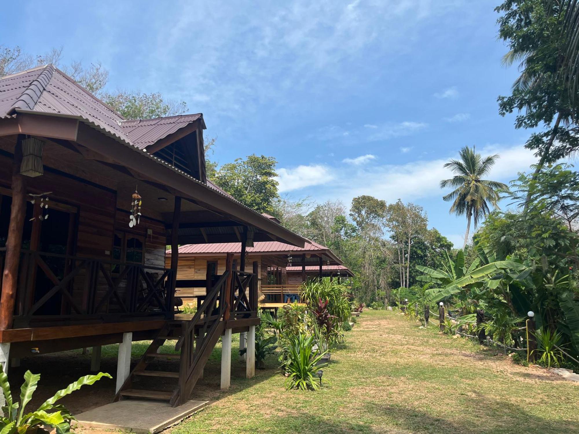 Koh Jum Home Stay ภายนอก รูปภาพ