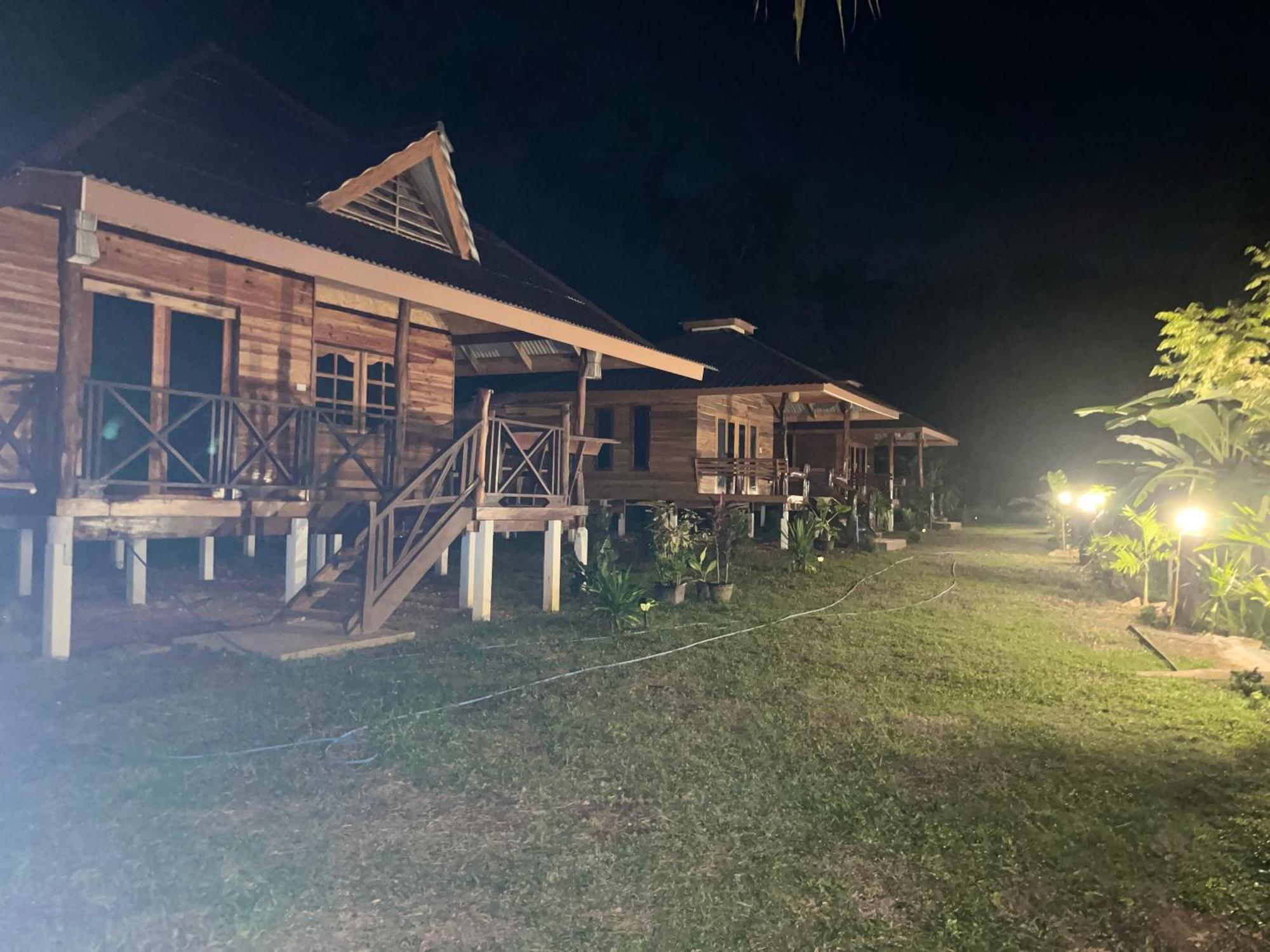 Koh Jum Home Stay ภายนอก รูปภาพ